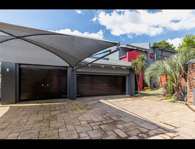 5 BEDROOM HOUSE FOR SALE IN FEATHERBROOKE